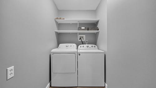 408-920 Saskatoon Road, Kelowna, BC - Indoor Photo Showing Laundry Room