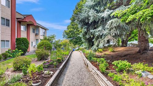 408-920 Saskatoon Road, Kelowna, BC - Outdoor