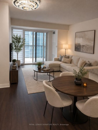 519-30 Meadowglen Place, Toronto, ON - Indoor Photo Showing Living Room