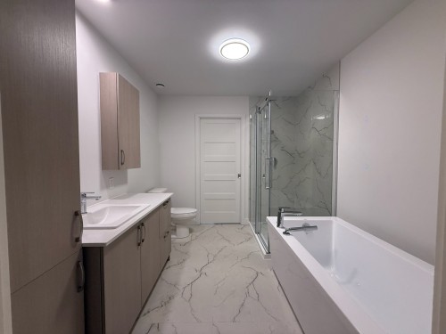 Master Bathroom - 106-40 Rue Toe-Blake, Vaudreuil-Dorion, QC - Indoor Photo Showing Bathroom