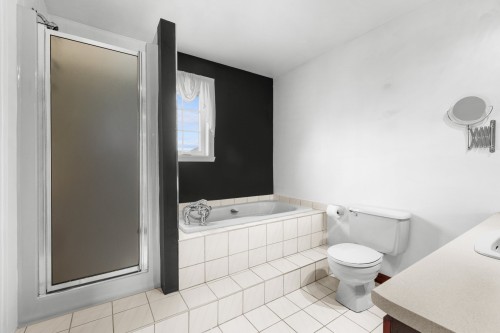 Bathroom - 528 Rue Marie-France, Québec (Charlesbourg), QC 