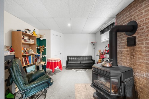 Family Room - 528 Rue Marie-France, Québec (Charlesbourg), QC 