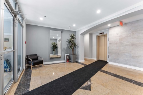 Mud Room - 301-1455 Rue St-Jacques, Montréal (Ville-Marie), QC - Indoor Photo Showing Other Room