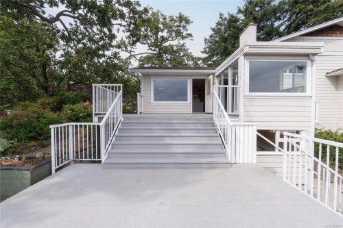253/255 Heddle Ave, View Royal, BC - Outdoor