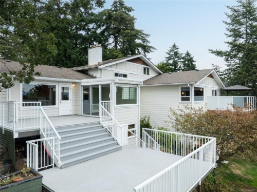 253/255 Heddle Ave, View Royal, BC - Outdoor