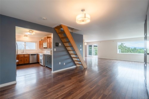 253/255 Heddle Ave, View Royal, BC - Indoor