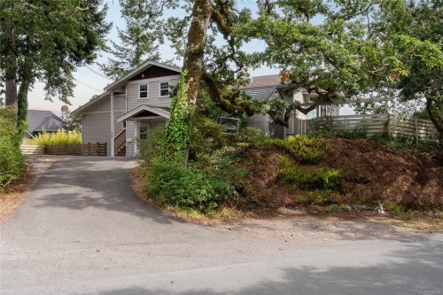 253/255 Heddle Ave, View Royal, BC - Outdoor