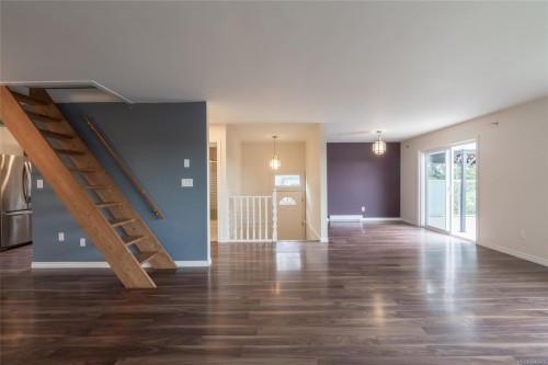 253/255 Heddle Ave, View Royal, BC - Indoor Photo Showing Other Room