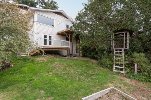 253/255 Heddle Ave, View Royal, BC - Outdoor