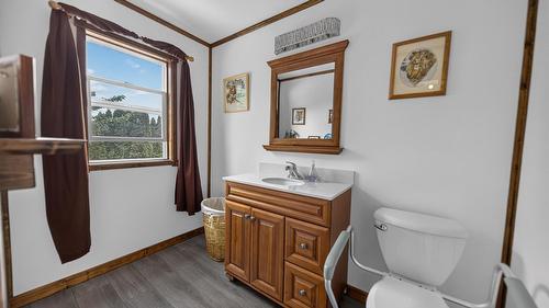 5469 Cory Road, Wynndel, BC - Indoor Photo Showing Bathroom