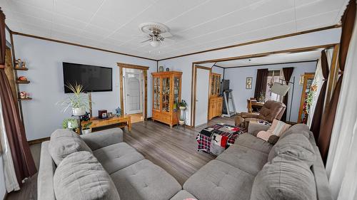 5469 Cory Road, Wynndel, BC - Indoor