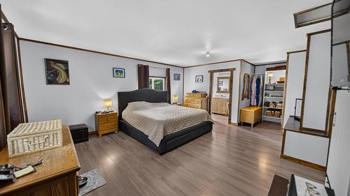 5469 Cory Road, Wynndel, BC - Indoor Photo Showing Bedroom