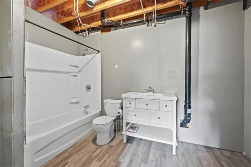 44062 Road 43E Rd, Richer, MB - Indoor