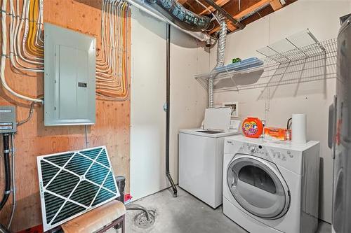 44062 Road 43E Rd, Richer, MB - Indoor Photo Showing Laundry Room
