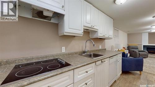 1947 Athol Street, Regina, SK - Indoor Photo Showing Kitchen