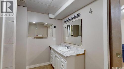1947 Athol Street, Regina, SK - Indoor Photo Showing Bathroom