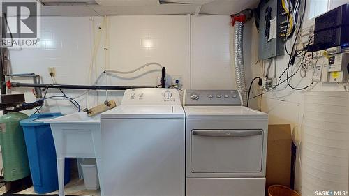 1947 Athol Street, Regina, SK - Indoor Photo Showing Laundry Room