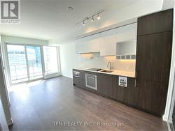 1006 - 5 BUTTERMILL AVENUE Vaughan, ON L4K 0J5