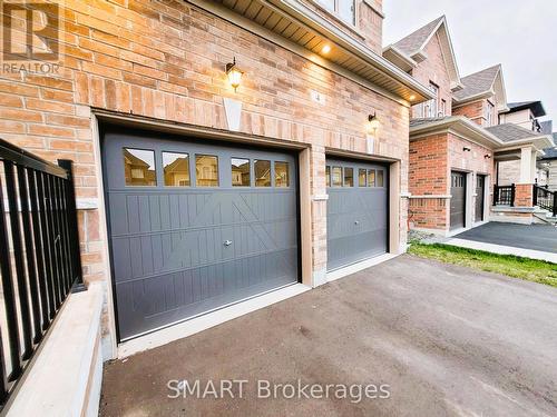 4 BRUCE WELCH AVENUE , Georgina, Ontario L4P 0J1 3