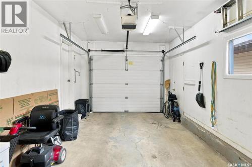 Crescent 211 David Knight Crescent, Saskatoon, SK - Indoor Photo Showing Garage