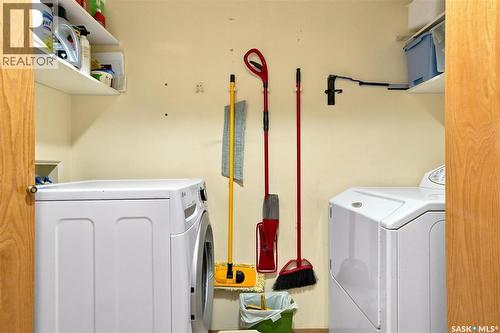 Crescent 211 David Knight Crescent, Saskatoon, SK - Indoor Photo Showing Laundry Room