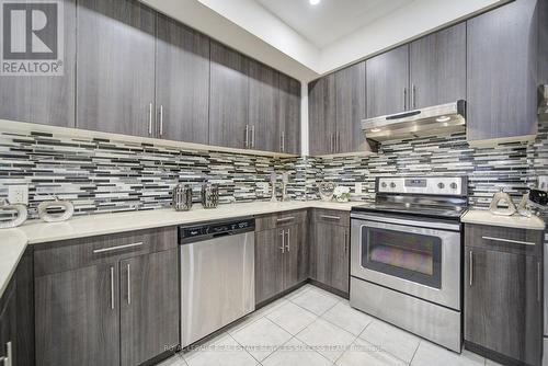 45 Ormerod Lane, Richmond Hill, ON - Indoor Photo Showing Kitchen With Upgraded Kitchen
