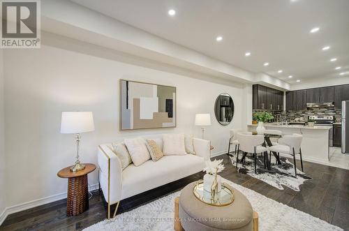 45 Ormerod Lane, Richmond Hill, ON - Indoor Photo Showing Living Room