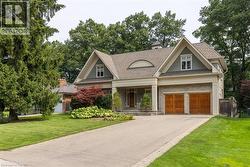 411 WEDGEWOOD Drive Oakville, ON L6J 4S3