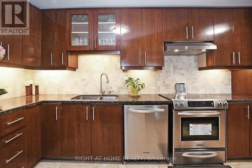 806 - 60 Inverlochy Boulevard, Markham, ON - Indoor Photo Showing Kitchen With Double Sink With Upgraded Kitchen