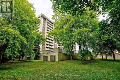 806 - 60 Inverlochy Boulevard, Markham, ON - Outdoor