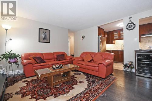 806 - 60 Inverlochy Boulevard, Markham, ON - Indoor Photo Showing Living Room