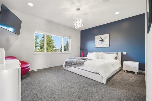 8 Orchard Gate, Oak Bluff, MB - Indoor Photo Showing Bedroom