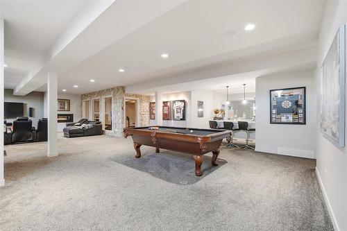 8 Orchard Gate, Oak Bluff, MB - Indoor Photo Showing Other Room
