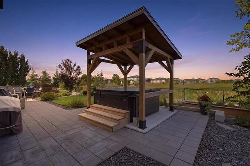 8 Orchard Gate, Oak Bluff, MB - Outdoor With Deck Patio Veranda