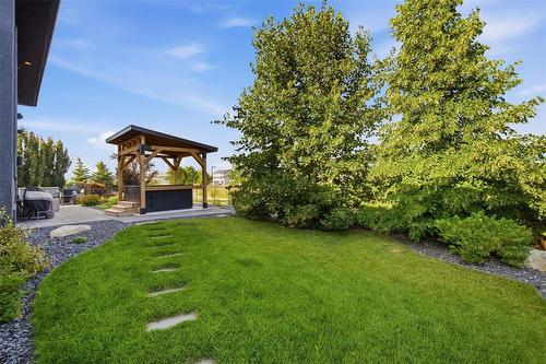 8 Orchard Gate, Oak Bluff, MB - Outdoor