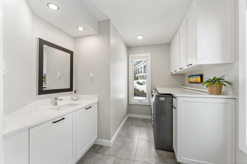 Powder room - 930 Ch. Viens, Magog, QC - Indoor Photo Showing Other Room