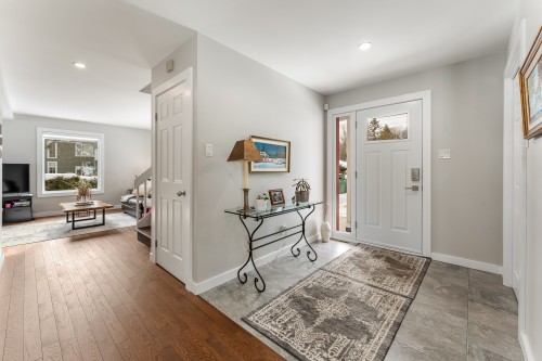 Mud Room - 930 Ch. Viens, Magog, QC - Indoor