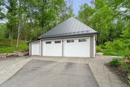 Garage - 916Z Ch. Viens, Magog, QC - Outdoor