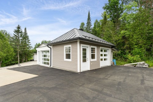 Garage - 916Z Ch. Viens, Magog, QC - Outdoor