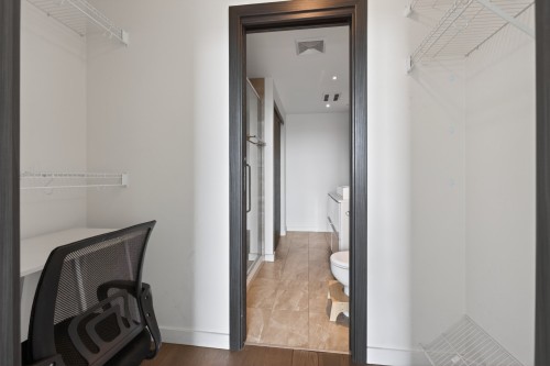 Closet - 2510-1450 Boul. René-Lévesque O., Montréal (Ville-Marie), QC - Indoor Photo Showing Other Room