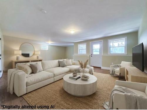 54 Ferry Road, Cornwall, PE - Indoor Photo Showing Living Room
