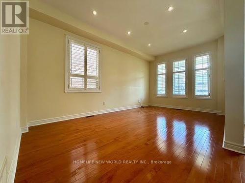 30 CHIPPINGWOOD MANOR , Aurora, Ontario L4G 7R4 3