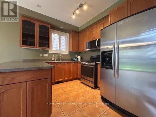 30 CHIPPINGWOOD MANOR , Aurora, Ontario L4G 7R4 4