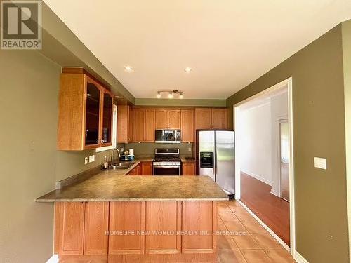 30 CHIPPINGWOOD MANOR , Aurora, Ontario L4G 7R4 5