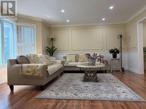 23 LACEY COURT , Aurora, Ontario L4G 5G3 5