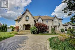 21 KENSINGTON DRIVE Richmond Hill, ON L4E 3M9