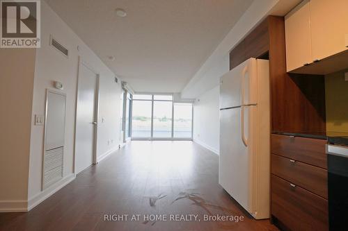 308 - 72 ESTHER SHINER BOULEVARD , Toronto, Ontario M2K 0C4 2