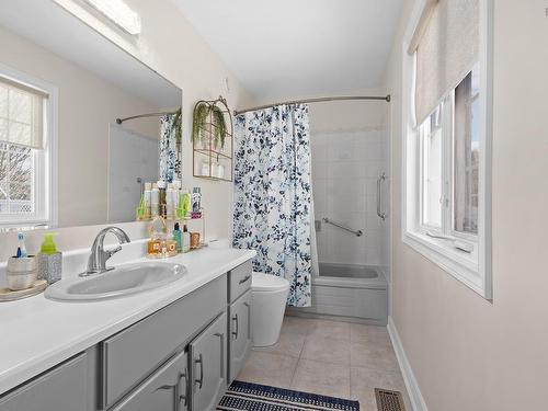 65 Appian Way, Dartmouth, NS - Indoor Photo Showing Bathroom