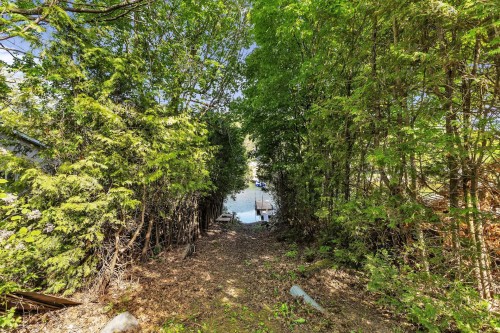 Accès au plan d'eau - 23 Ch. De La Blanche, Val-Des-Monts, QC - Outdoor