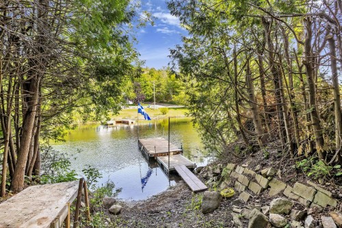 Accès au plan d'eau - 23 Ch. De La Blanche, Val-Des-Monts, QC - Outdoor With Body Of Water With View